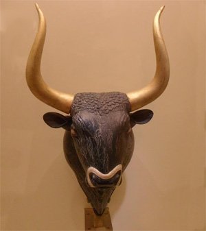 bull's head Rhyton